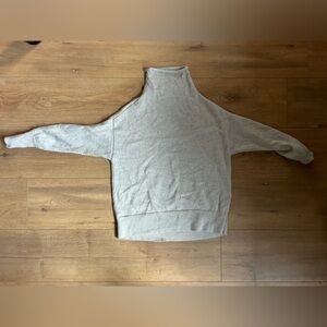 Aritzia wilfred grey sweater